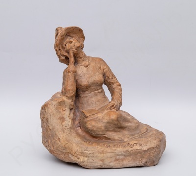 Скульптура авторская в виде мечтающей девушки «Облака плывут». Жуков